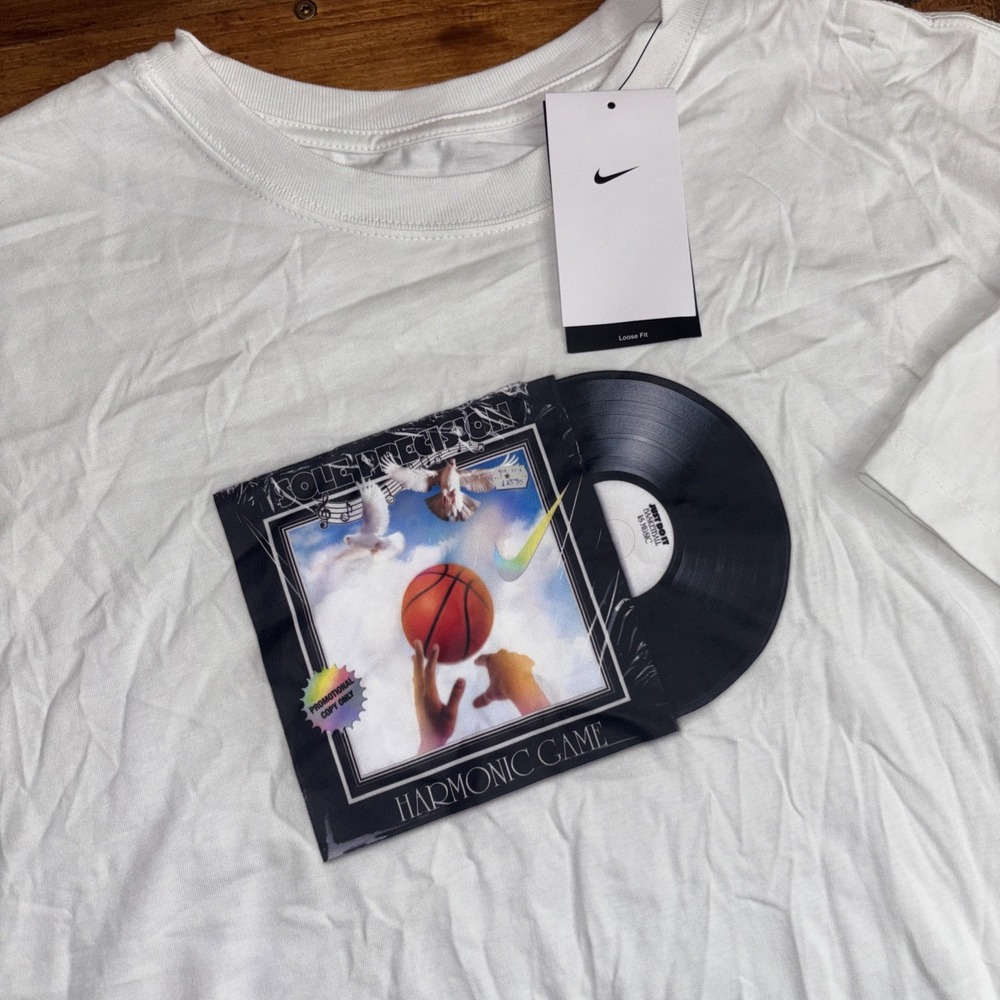 Nike Harmonic Game Graphic T-Shirt Mens XL White Loose Fit Sole Precision Vinyl